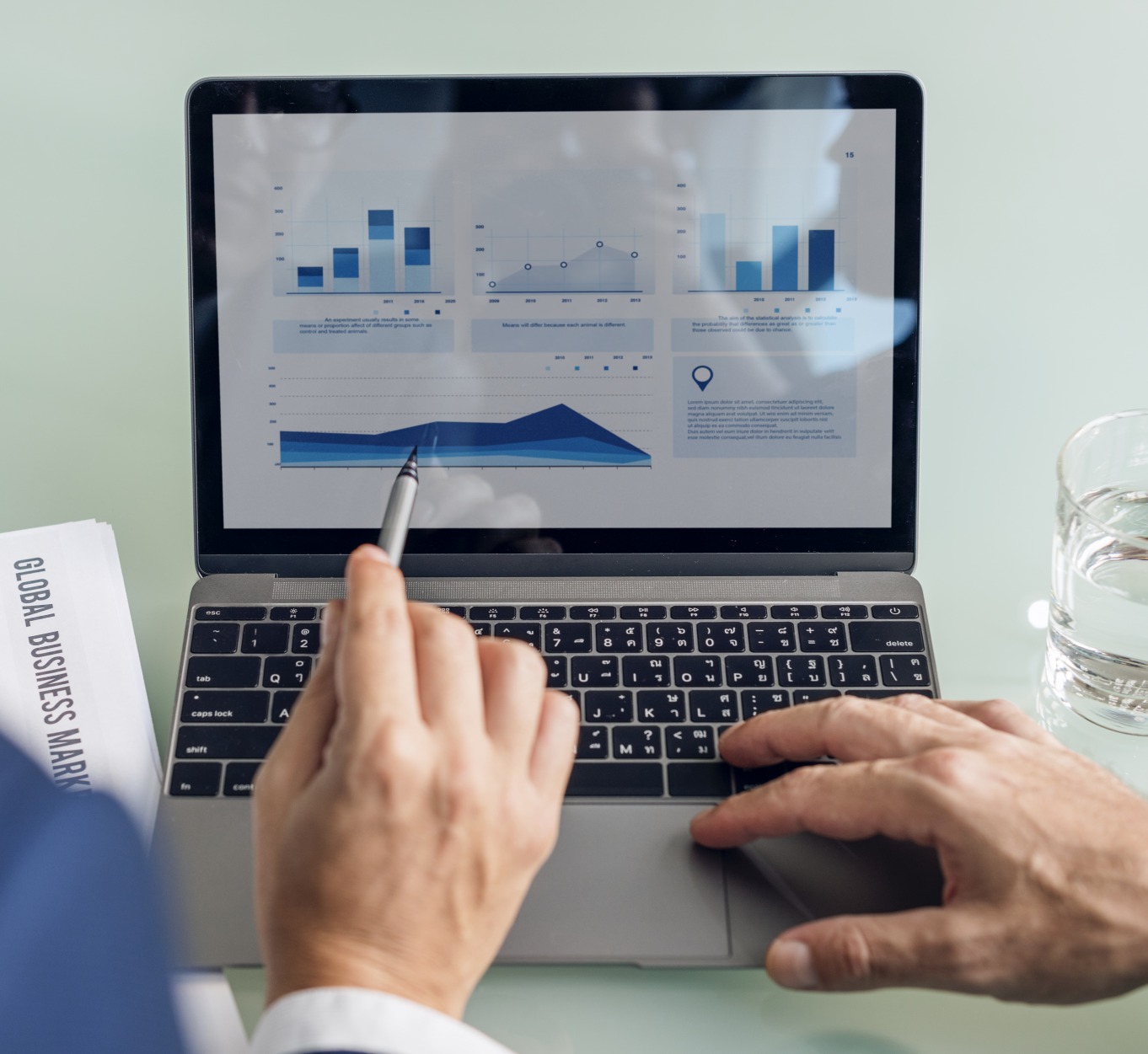 Contrôler la qualité de ses données est un jalon essentiel au Data Management. (Freepik/rawpixel.com) business-brainstorming-graphique-reporting-data-concept-donnees