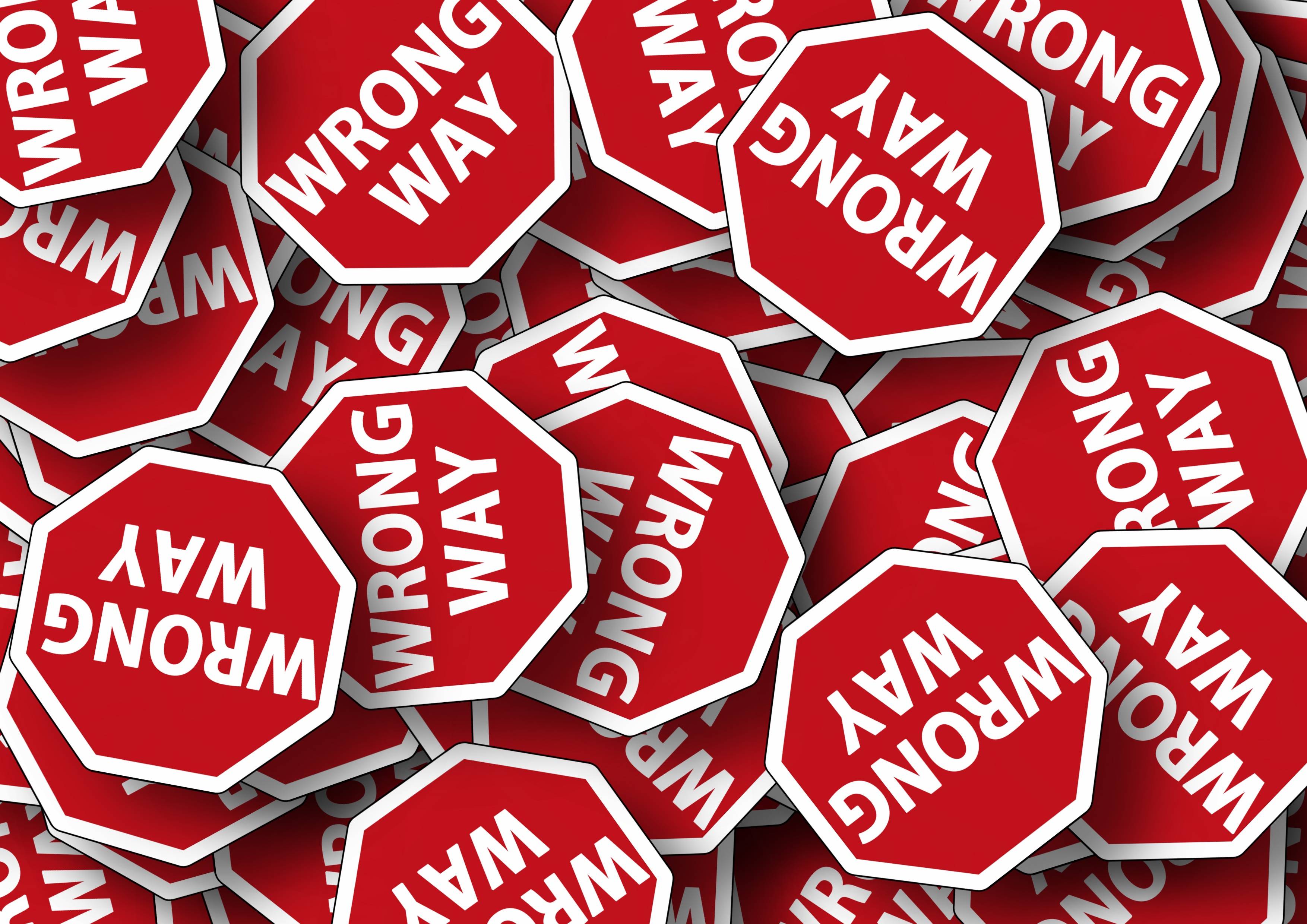 5 erreurs pour rater à coup sûr votre projet de veille (road-sign - 464659) Alerte veille