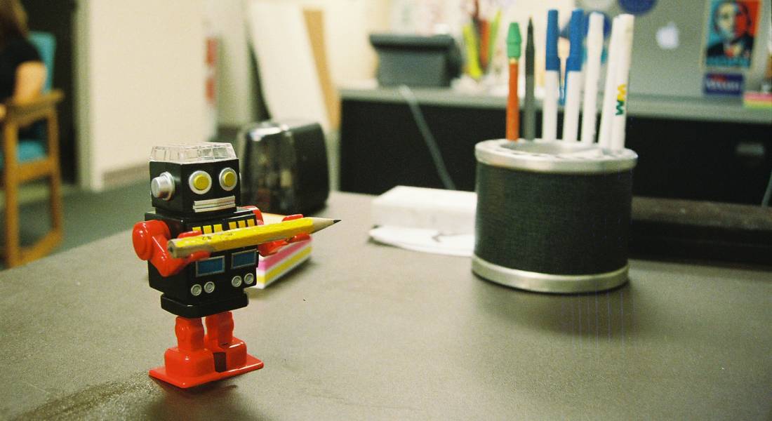 "Selon une étude menée aux États-Unis, l’intelligence artificielle pourrait plonger 50 % de la population mondiale dans le chômage au cours des trente prochaines années". (Photo credit: Plutor via Visual Hunt / CC BY)