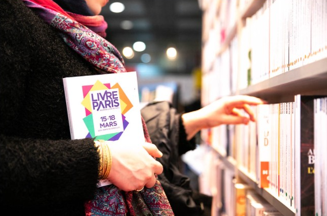 La prochaine "Fête du livre" se déroulera du 21 au 24 avril 2022 (Collectif Emmanuel Nguyen Ngoc par Livres Paris) Le Salon du livre devient une "Fête du livre"