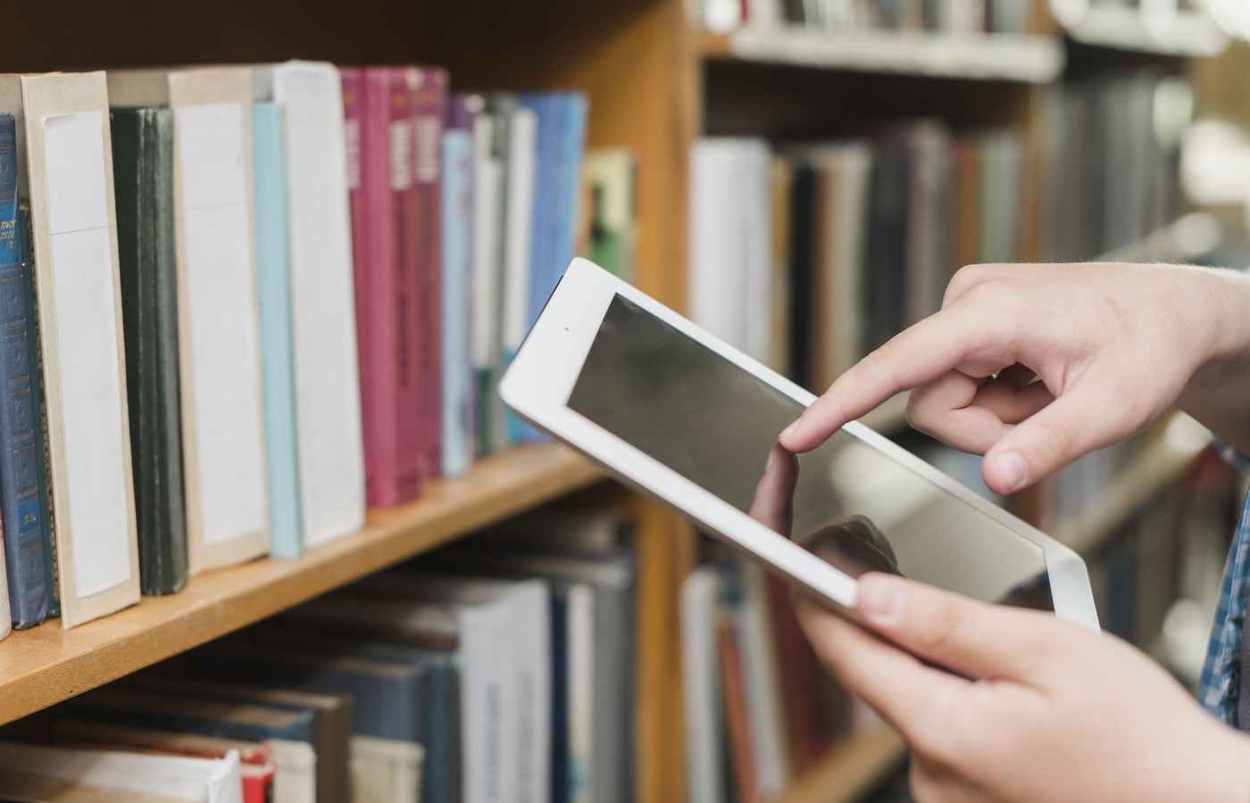 Un éditeur et des bibliothèques universitaires promeuvent ensemble le libre accès. (Freepik) Science-ouverte-46-titres-Presses-universitaires-Rennes-disponibles-open-access