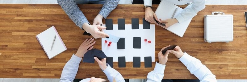 La Fresque de la Connaissance est un atelier collaboratif conçu par Sindup pour optimiser la gestion de l'information et de la connaissance au sein des organisations (Freepik).