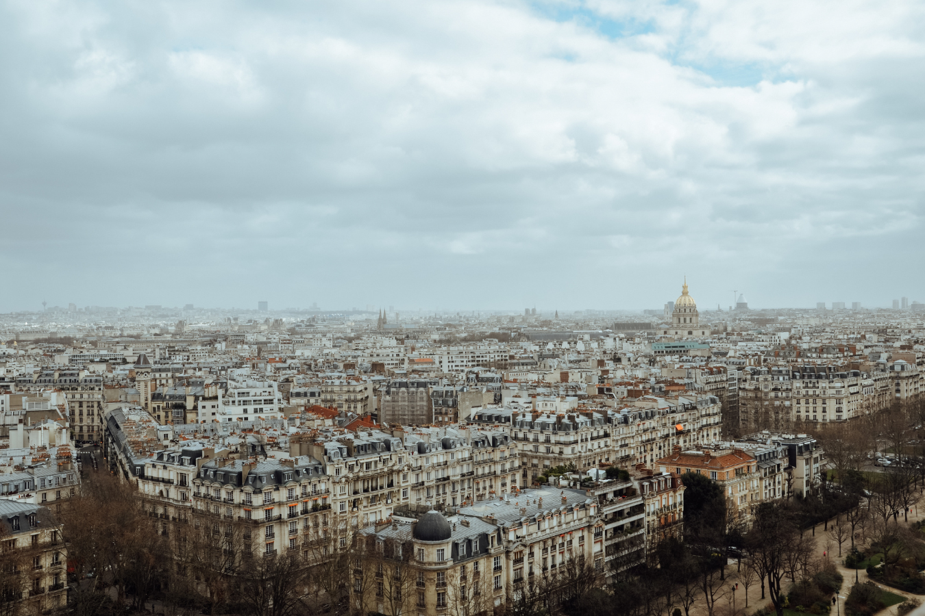 Une offre démultipliée, en particulier grâce au numérique, des visiteurs plus nombreux : certes, la valorisation patrimoniale engrange des succès, mais des travers peuvent surgir. (Freepik) valorisation-patrimoniale-defis-a-relever