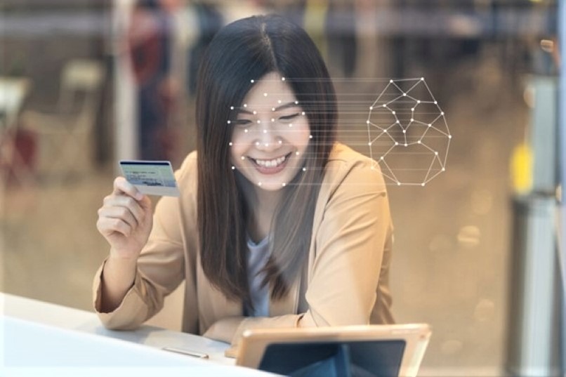 La plateforme DIGITAL ID by Tessi répond aux enjeux liés à la vérification d’identité à distance. (Tessi) verification-identite-numerique-femme