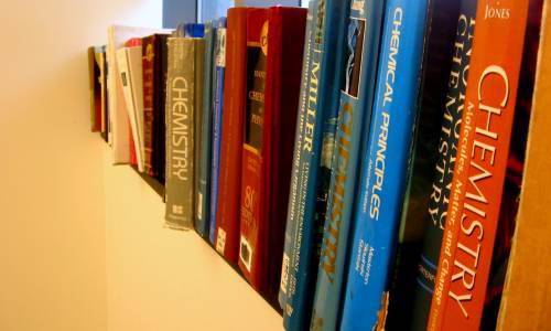 De la production à l'édition scientifique, le rapprochement est en cours (Amy Loves Yah / VisualHunt)