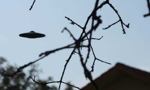 Si aucune des archives déclassifiées par le FBI ne fournit de preuves démontrant la provenance extraterrestres d'objets volants non identifiés, l'Hottel Memo suscite néanmoins le vif intérêt des internautes. (© Stranger via VisualHunt.com / CC BY)