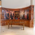 L'exposition "Mobiliers voyageurs" se tient à Sarran jusqu'au mois de novembre 2026 (Musée Jacques Chirac) bibliotheque-Elyseee-pretee-musee-Jacques-Chirac-Sarran